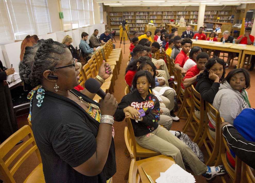 Photos: BRAVE forum on violence _lowres
